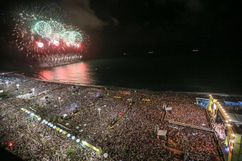 Ap Amplo, Vista Mar, 200m Do Calcadao Da De Iracema *